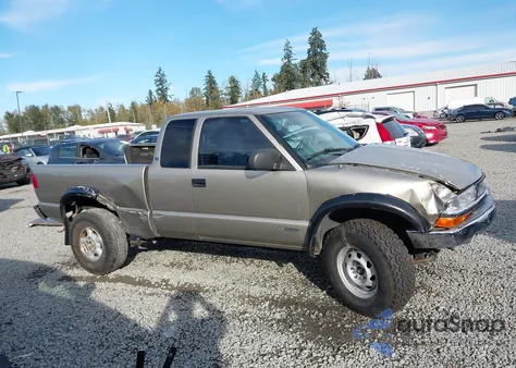 2000 Chevrolet S-10 Ls from USA, damaged, VIN 1GCCT19W2Y8111907